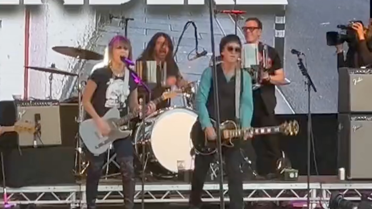 dave-grohl-pretenders-6658593-4111294-jpeg