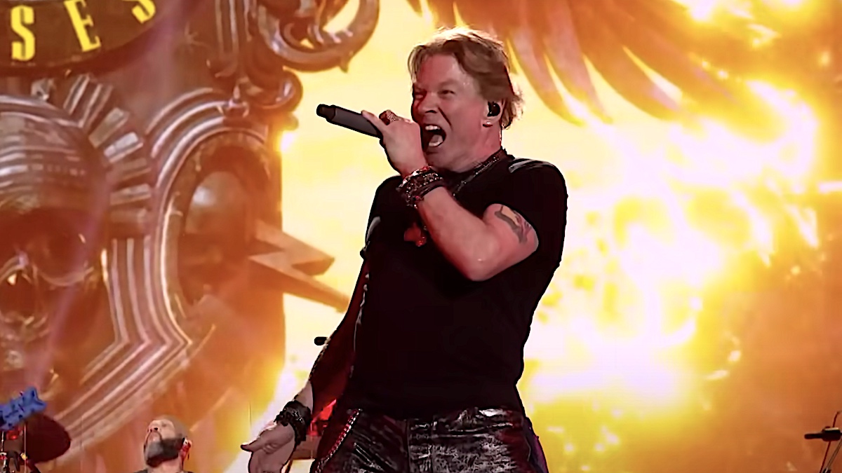 guns-n-roses-glastonbury-7605121-7054536-jpg