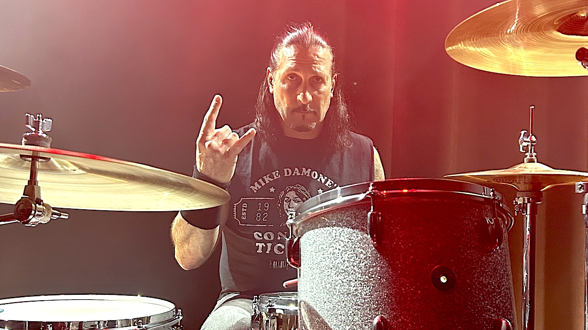 johnny-kelly-4371984-3492828-jpg