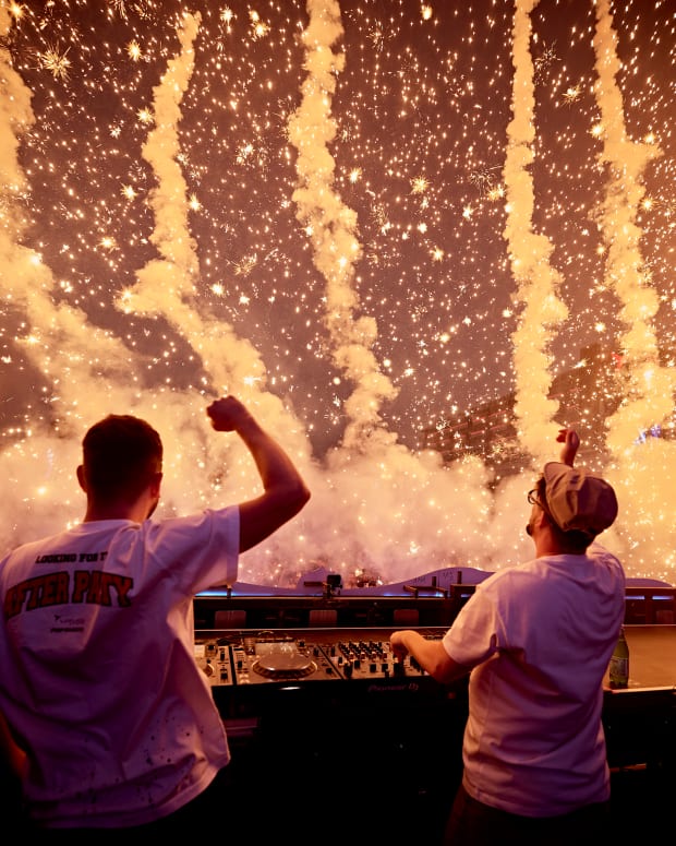 regardez-a-linterieur-de-la-spectaculaire-soiree-douverture-dushuaia-ibiza-4556270-5198142-9552143-jpg