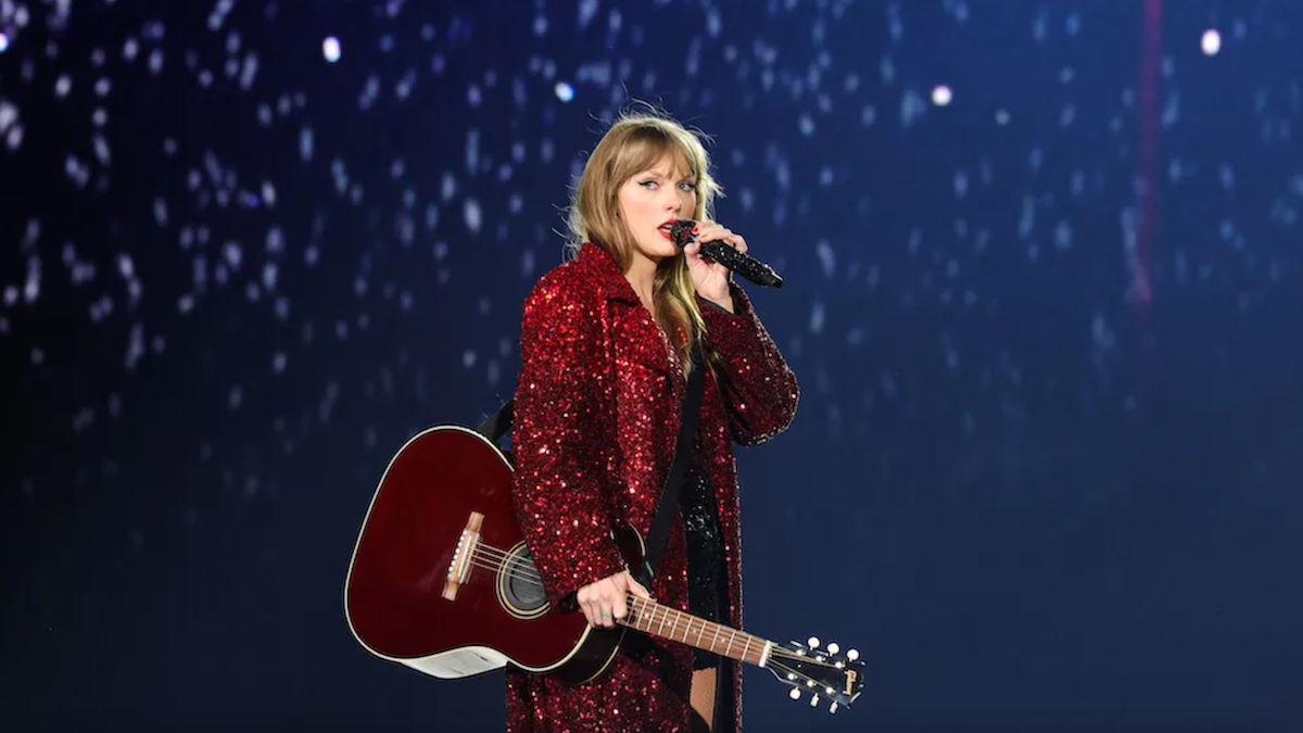 taylor-swift-photo-by-ethan-millertas23getty-1-8007461-2548477-jpg