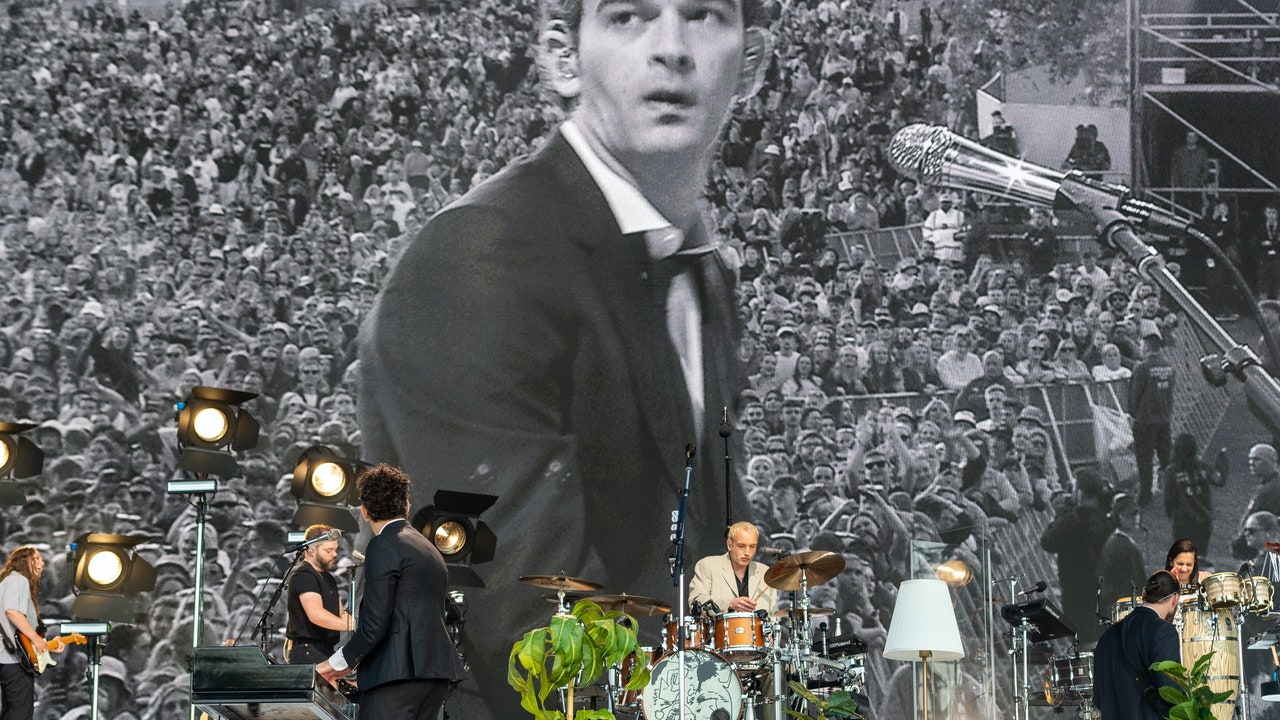 the-1975-5387859-3501768-jpg