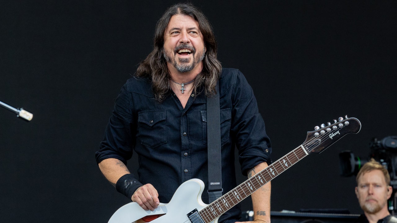 foo-fighters-uk-tour-8988705-2776695-jpg