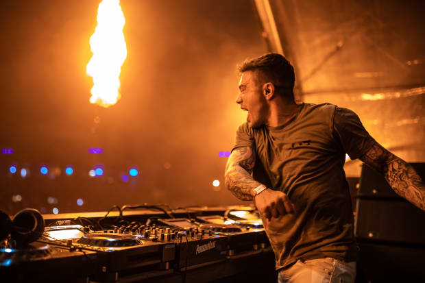 quotun-tour-de-montagnes-russes-insensequot-headhunterz-et-d-block-5532427-7601139-6114521-jpg