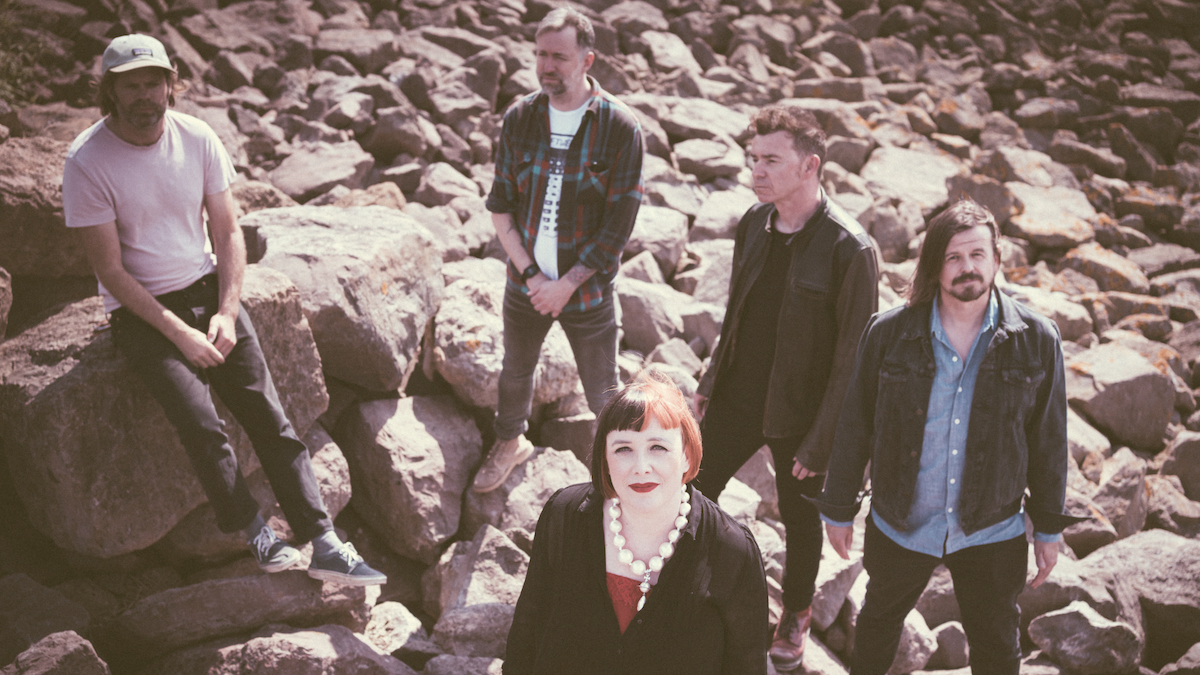 slowdive-everything-is-alive-new-album-2023-tour-dates-single-kisses-3983157-2313019-jpg