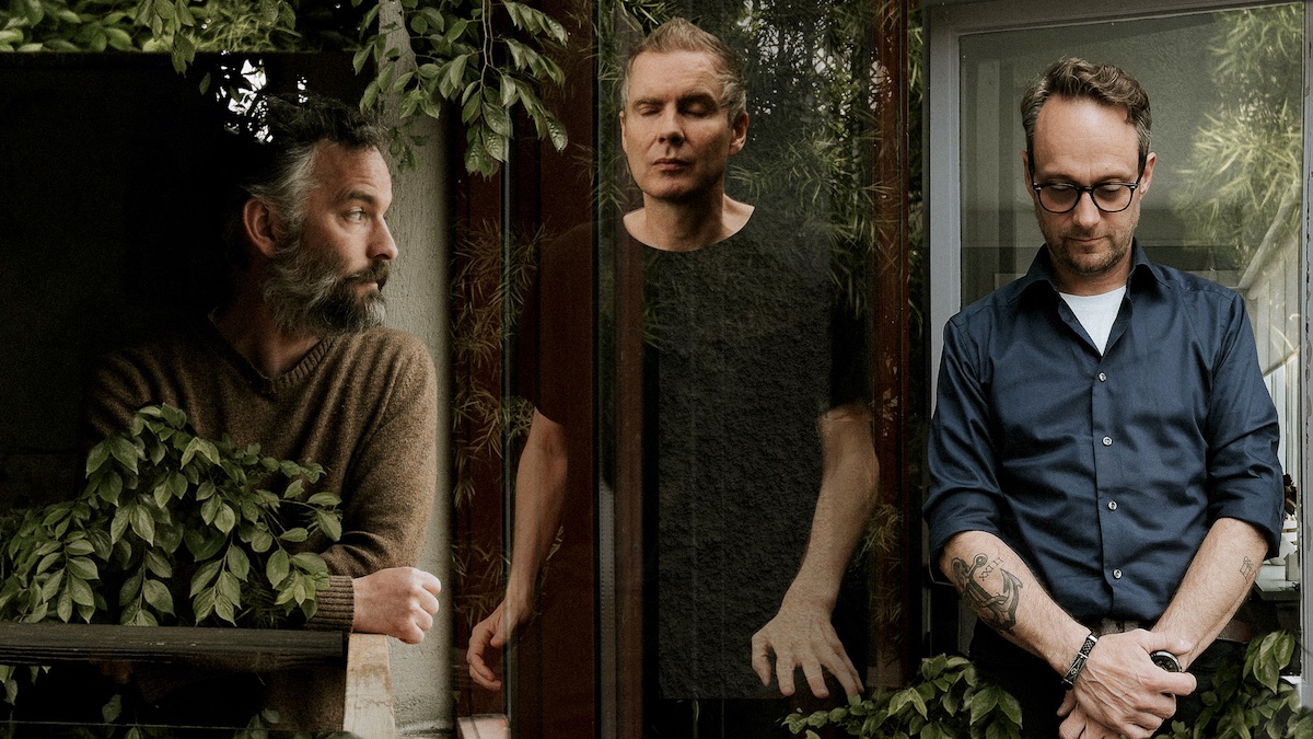 sr_press-vert_4_flat_credit_-tim-dunk-sigur-ros-fix_wide-44350013ca511466d481498b20cf684a415d130d_0-8738070-1286399-jpeg