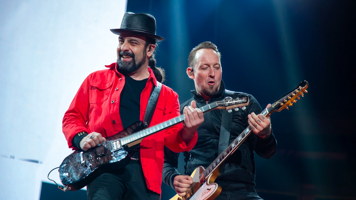 volbeat-rob-caggiano-exits-6285193-6785916-jpg