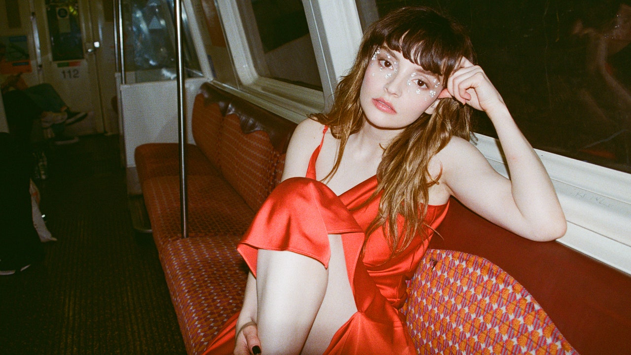 lauren-mayberry-8907104-2788809-jpg