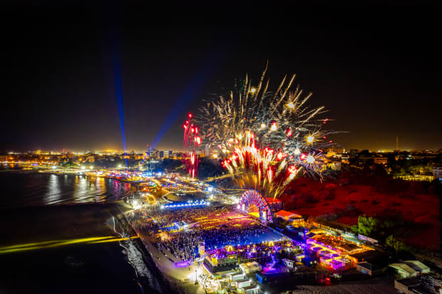 neversea-2023-brille-comme-lun-des-meilleurs-festivals-de-plage-4542345-9685472-6922522-jpg