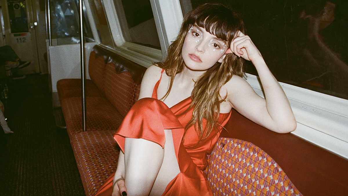 chvrches-lauren-mayberry-tour-4839654-6667411-jpg