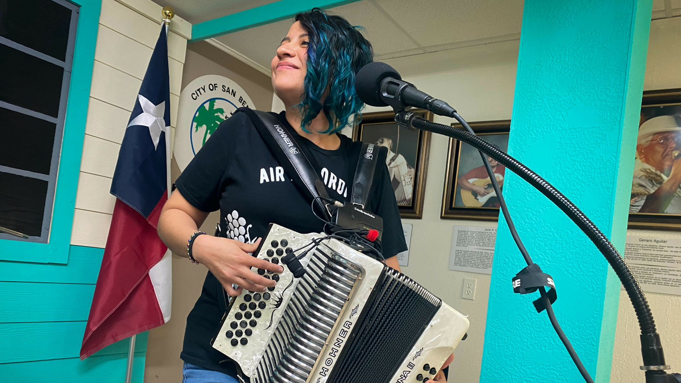 img-7798_wide-4a111d74ebbf21c7cee075ef756e3db9e3b8ac4c-s1400-c100-2722000-3393712-jpg