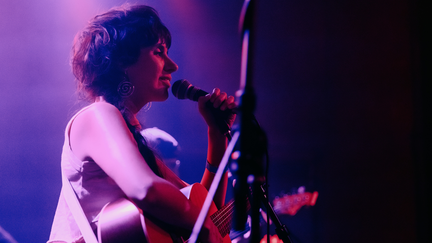 npr-tiny_-desk_-on_-the_-road_-little-moon_-ar_-brick_-and_-mortar-212_wide-909ea6c4de22de7f829adfd6c98da1eee1bba28f-s1400-c100-4186114-1820176-jpg