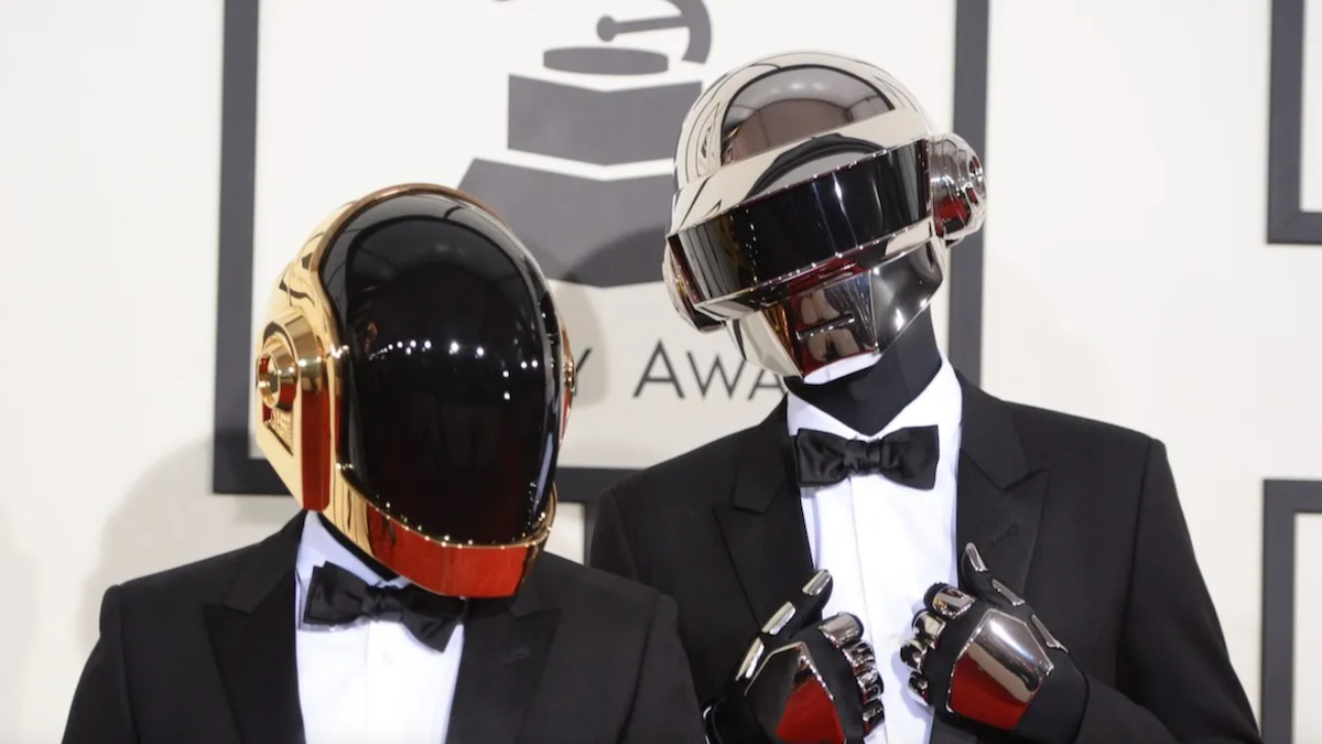 daft-punk-photo-by-robyn-beck-afp-via-getty-images-4136455-1399357-jpg
