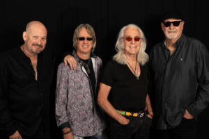 Foghat annonce un nouvel album et dévoile le single « Drivin&rsquo; On »