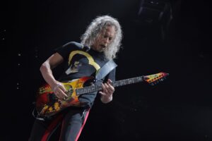 KIRK HAMMETT explique comment JOHNNY RAMONE a inspiré sa technique de downpicking