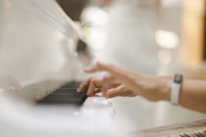 L’apprentissage du piano : Un voyage émotionnel et psychologique