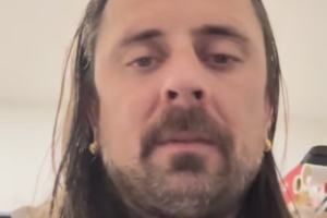 THY ART IS MURDER Le chanteur CJ MCMAHON publie une vidéo d&rsquo;excuses pour ses commentaires transphobes