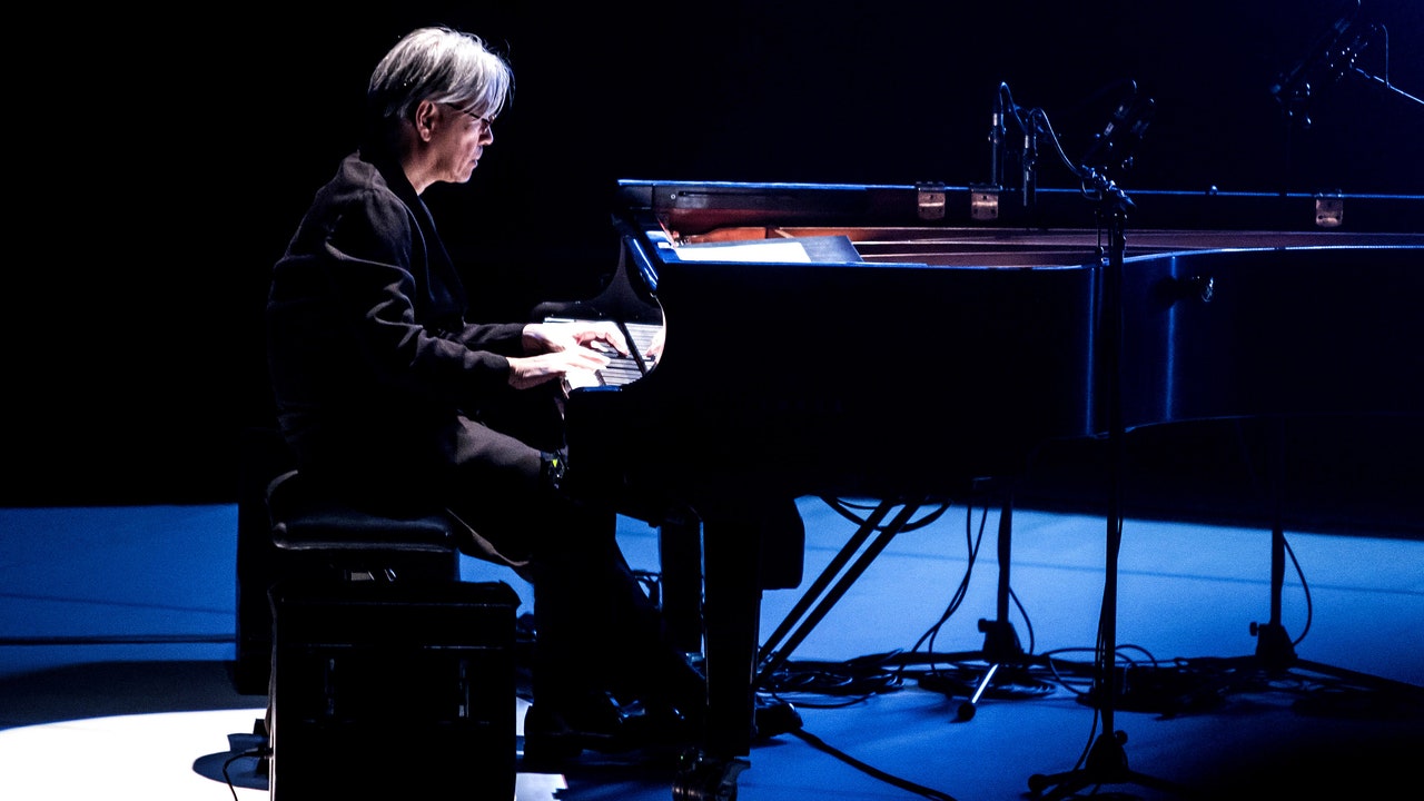 ryuichi-sakamoto-8890782-4575806-jpg