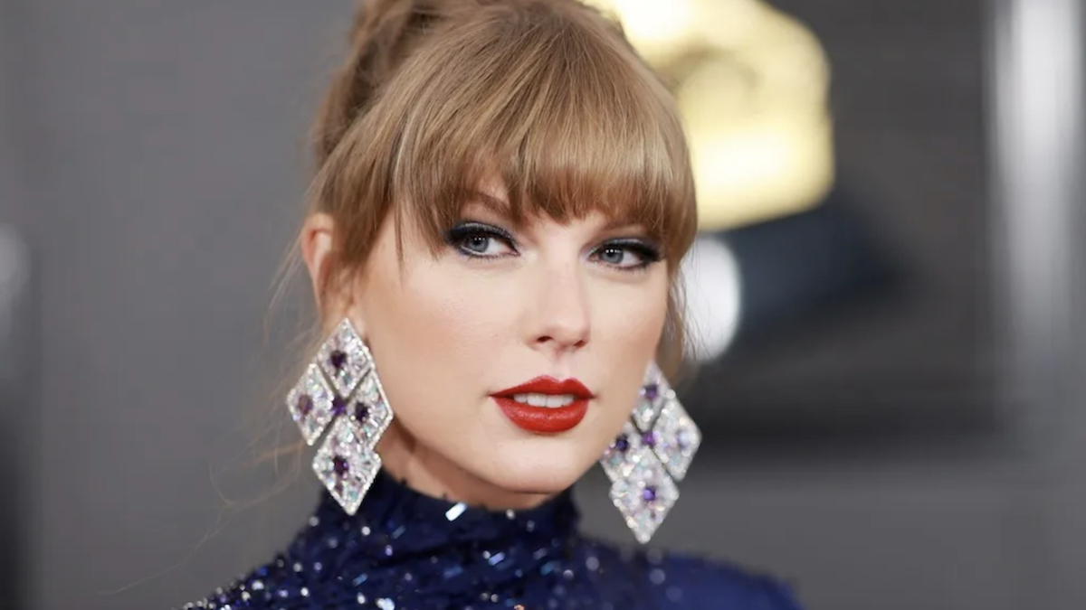 taylor-swift-albums-4250159-2962711-jpg