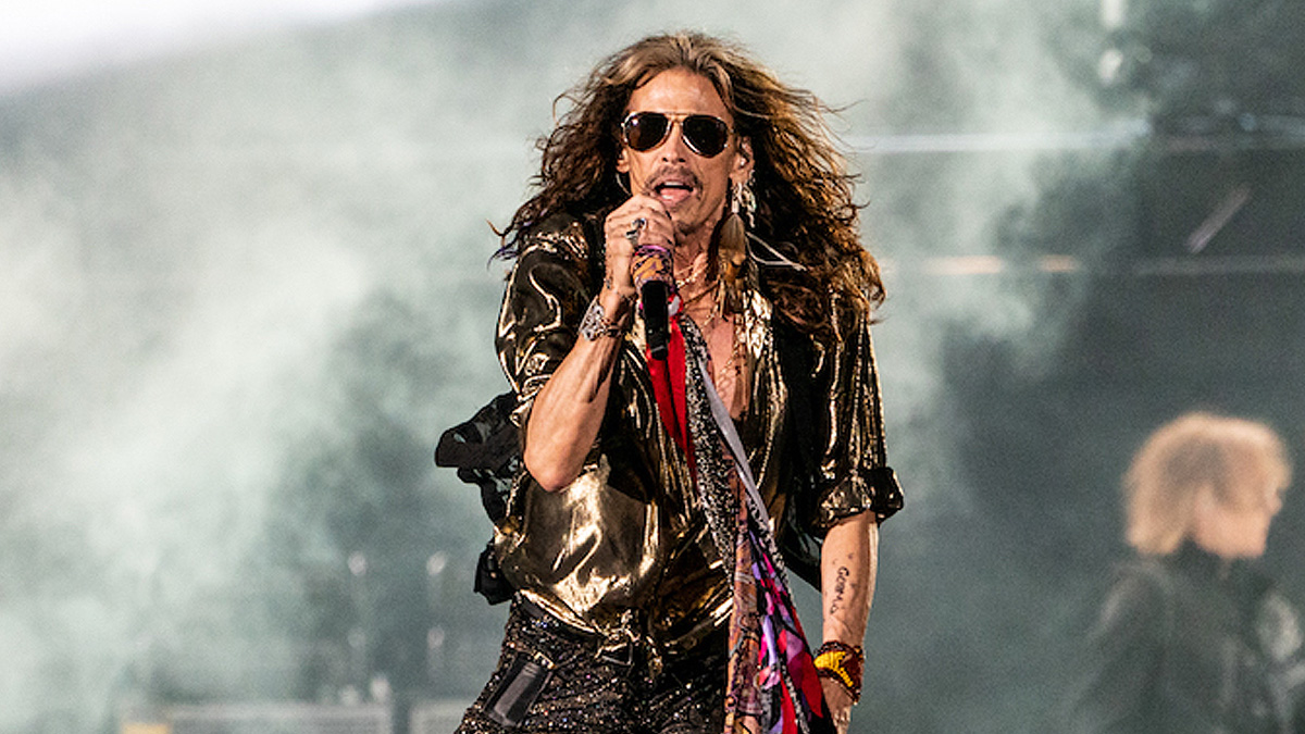 Aerosmith reporte sa tournée d'adieu en raison d'une blessure à la corde vocale de Steven Tyler