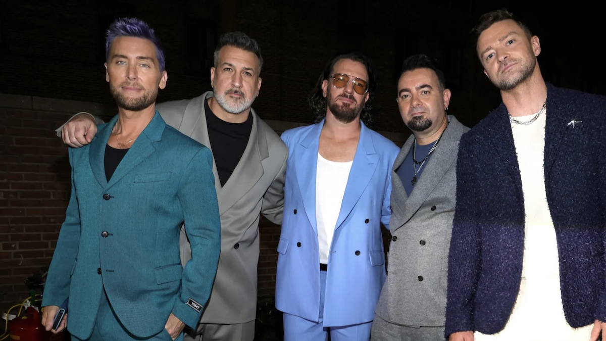 Diffusez le single Reunion du groupe