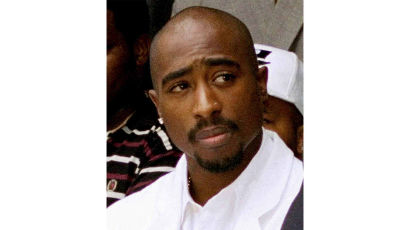 Le grand jury du Nevada inculpe un témoin du meurtre de Tupac Shakur : NPR