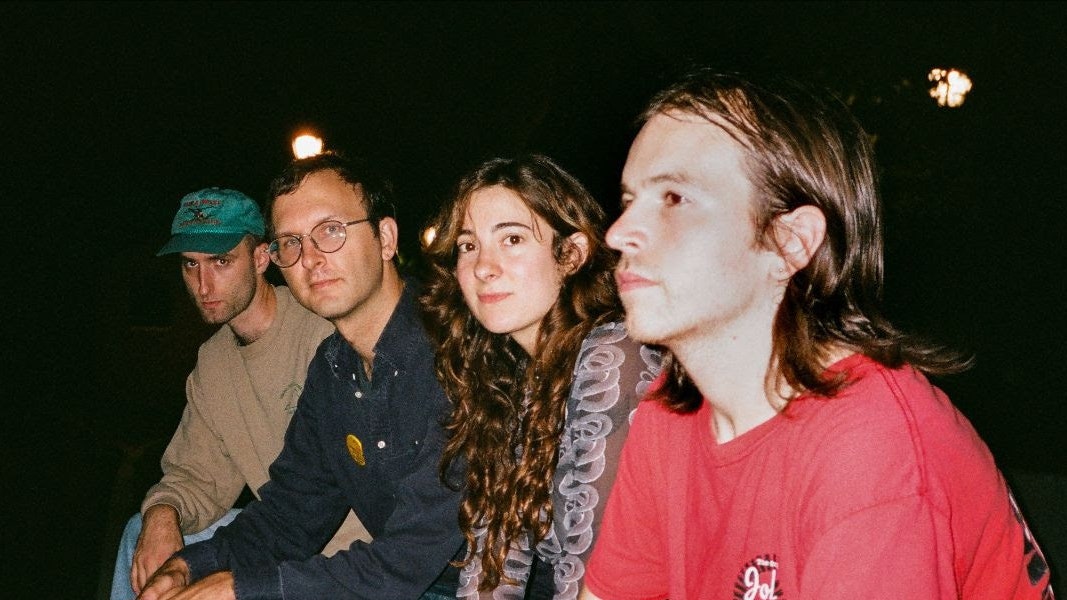 Hotline TNT annonce les dates de sa tournée 2024 et partage la nouvelle chanson « Out of Town » : écoutez