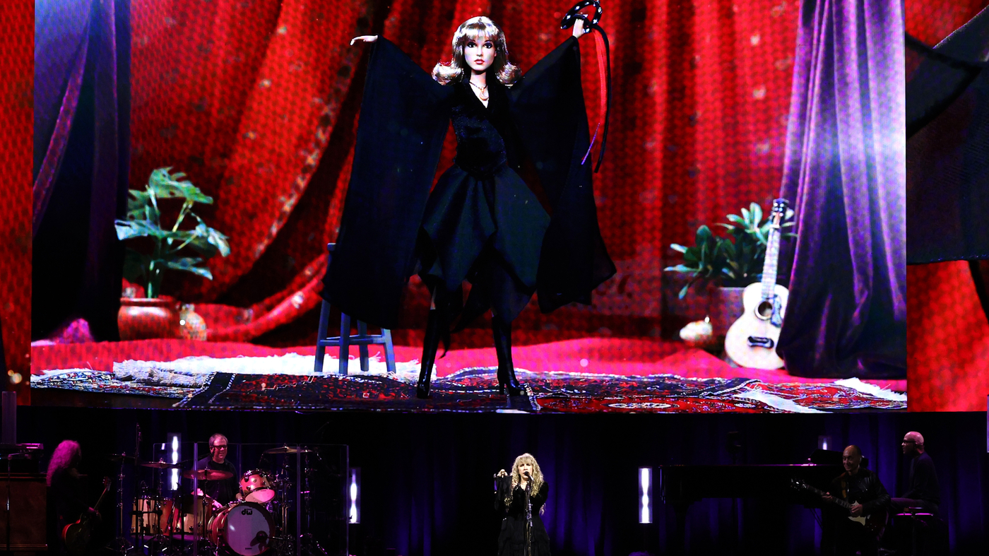 Mattel annonce la poupée Barbie "Rumours" de Stevie Nicks : NPR
