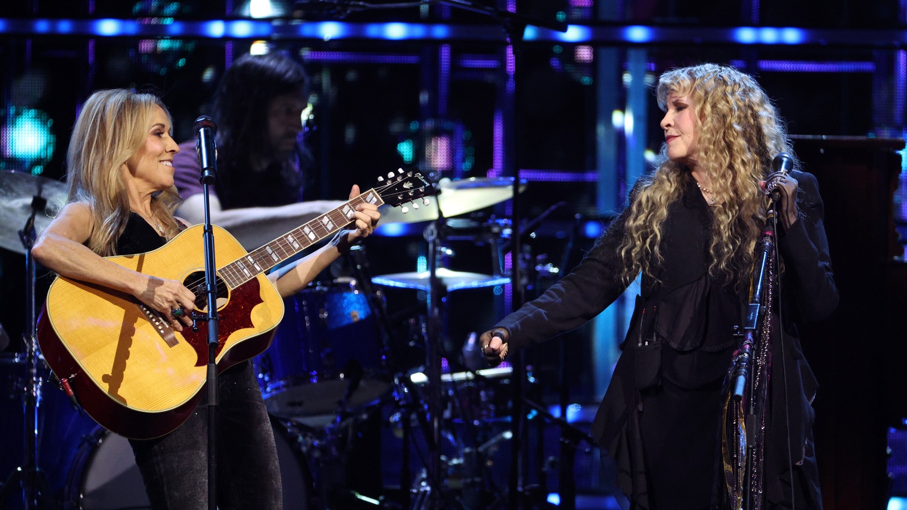 Olivia Rodrigo Stevie Nicks rejoint Sheryl Crow au Rock and Roll Hall of Fame : regardez