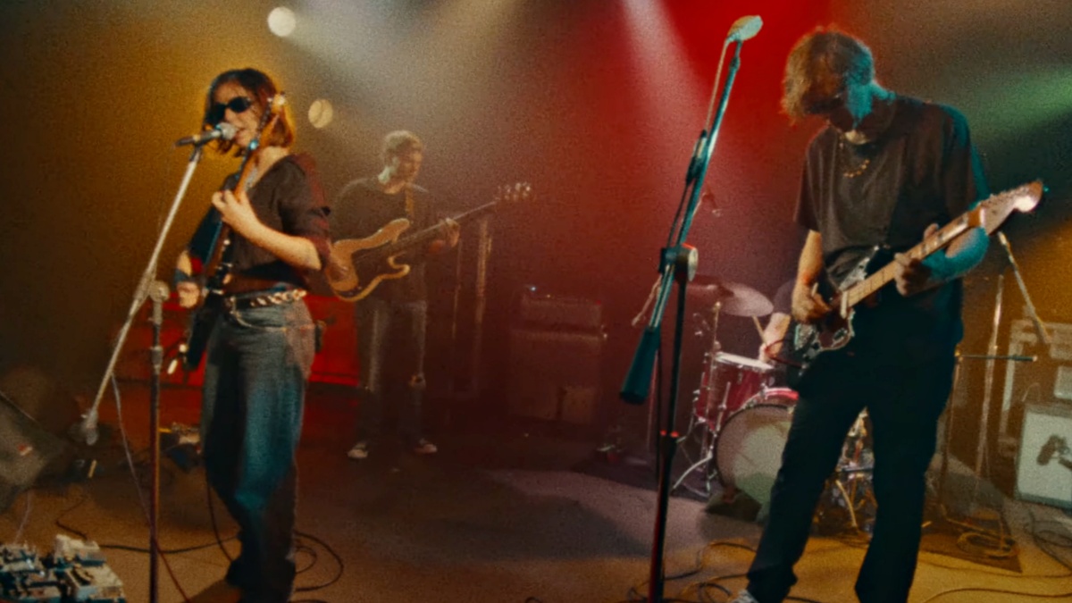 Snail Mail et Thurston Moore s'unissent pour couvrir Lou Reed : regardez