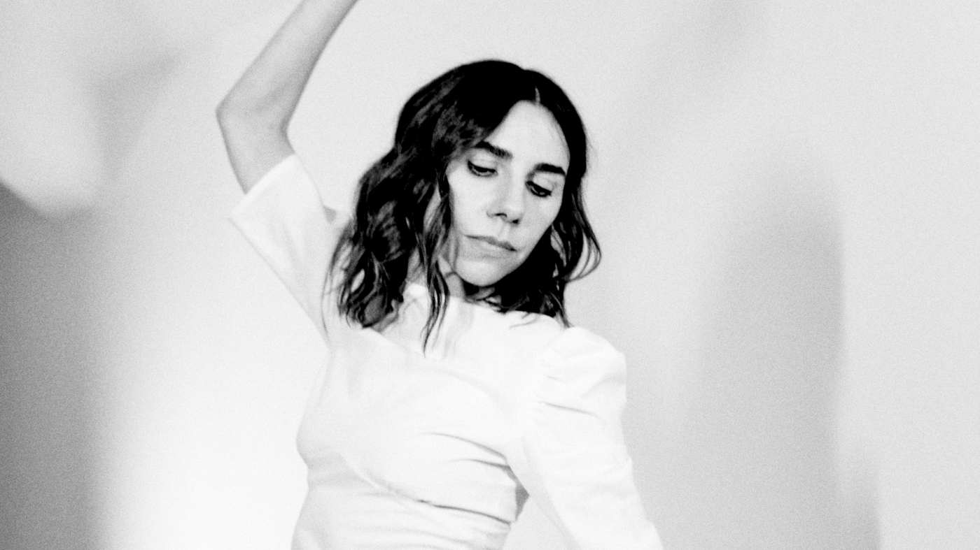 PJ Harvey parle de "I Inside the Old Year Dying" sur World Cafe : World Cafe : NPR