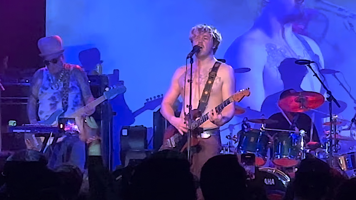 Sublime Perform avec le fils Jakob de Bradley Nowell à Los Angeles : regardez
