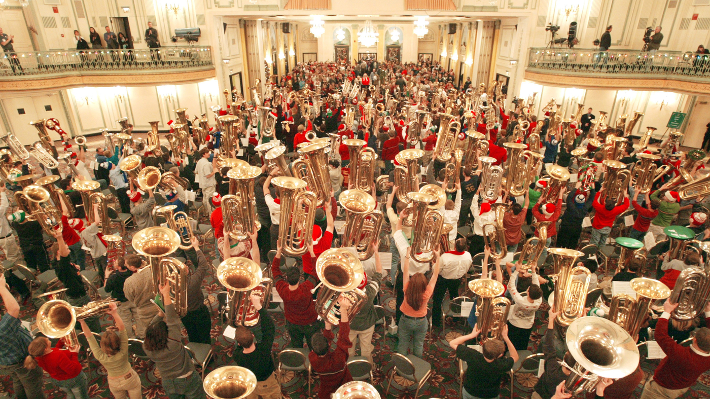 TubaChristmas, une tradition musicale bien-aimée, fête ses 50 ans cette année : NPR