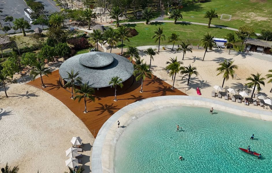 Un nouveau club de plage ouvre ses portes sur le plus grand lagon artificiel de Phuket