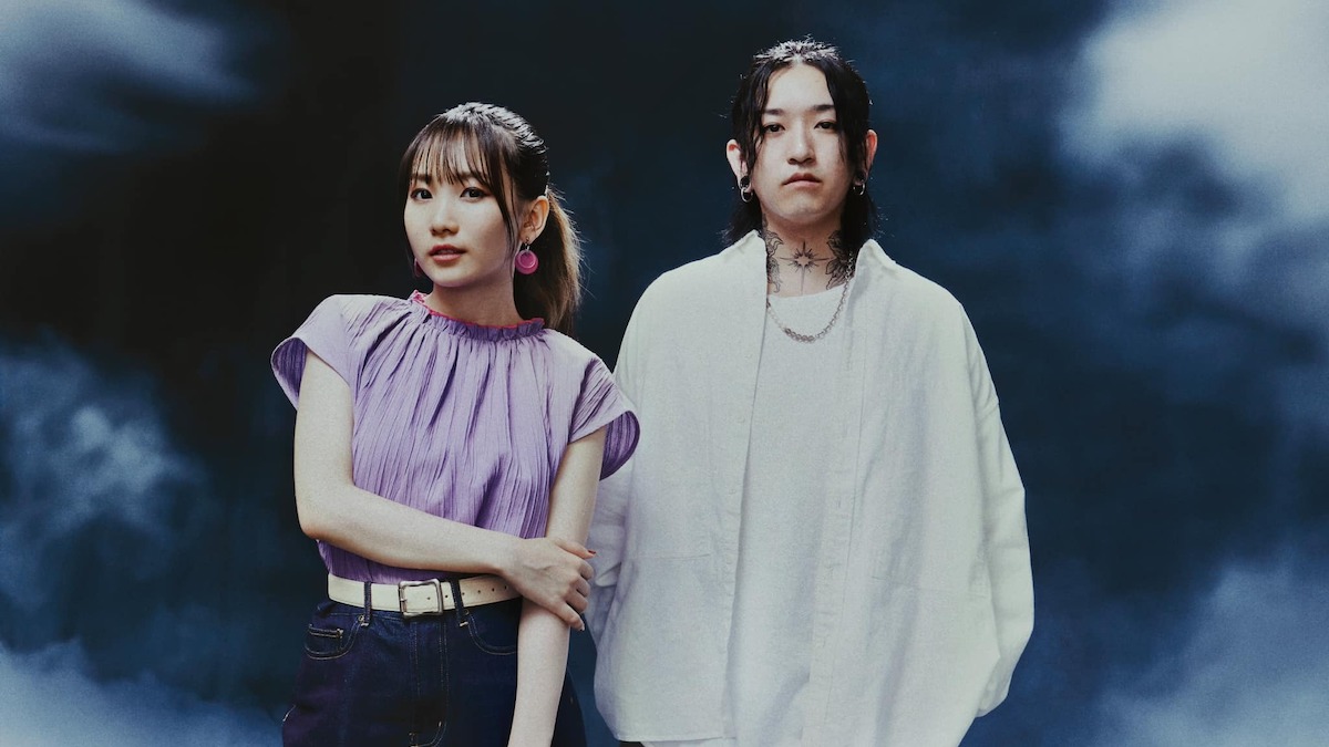 YOASOBI sur les relations parasociales et le genre transcendant