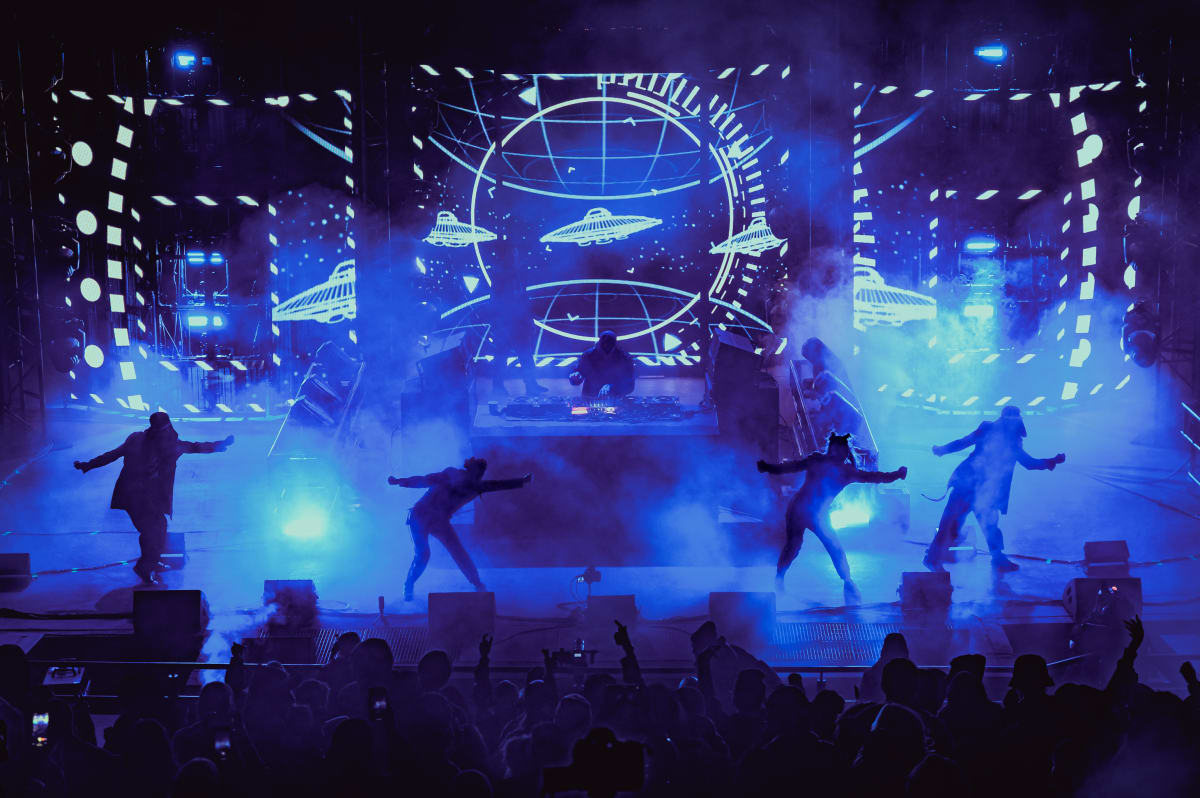 Écoutez le premier single Fiery du prochain album de Barclay Crenshaw, "Canal ouvert"