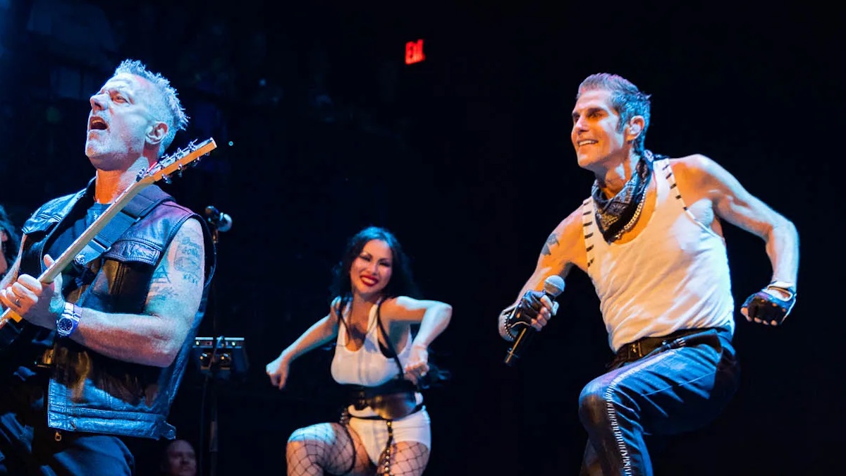 Porno for Pyros Kick Off Farewell Tour: Video + Setlist