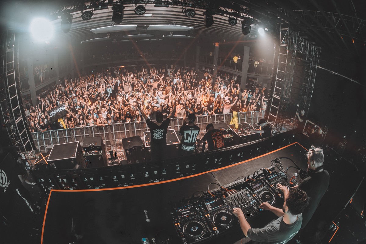 Circus Records célèbre 15 ans d'influence avec Monumental "Cirque quatre" Compilation