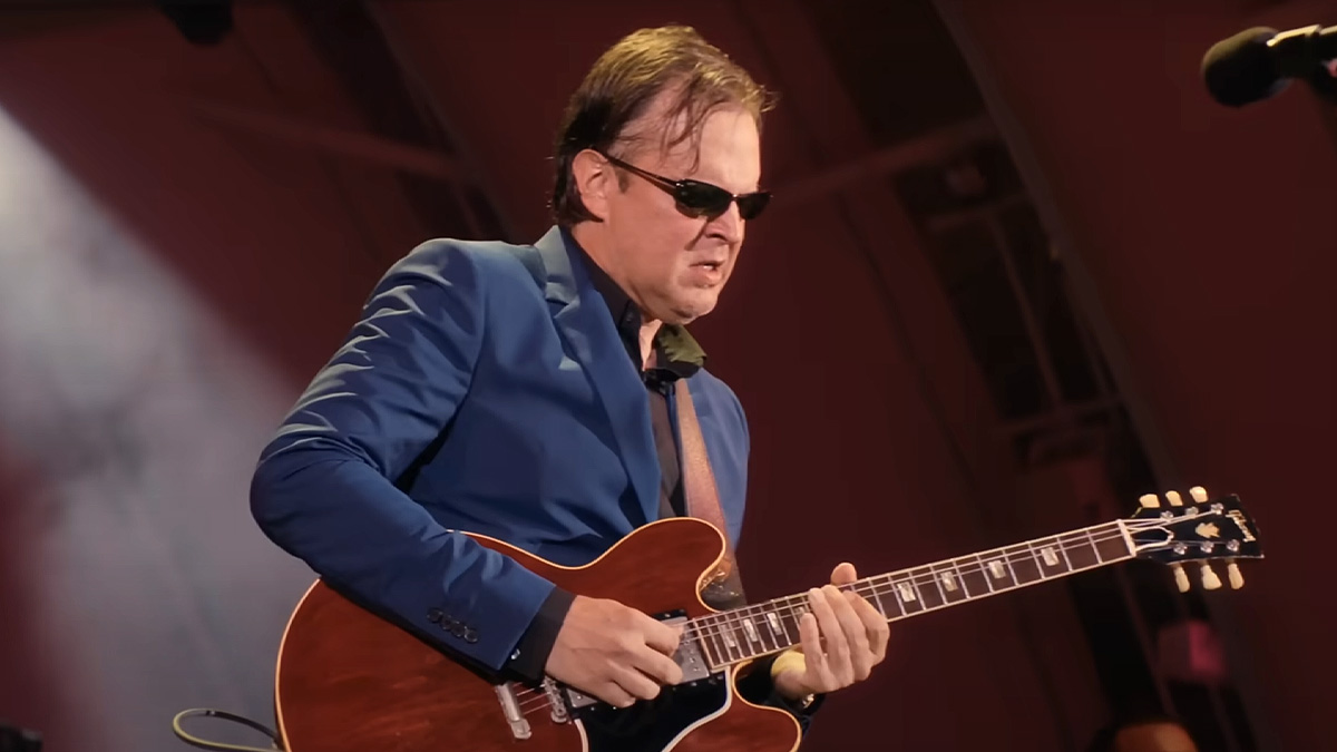 Blues Guitarist Joe Bonamassa to Embark on 44-Date 2024 US Tour