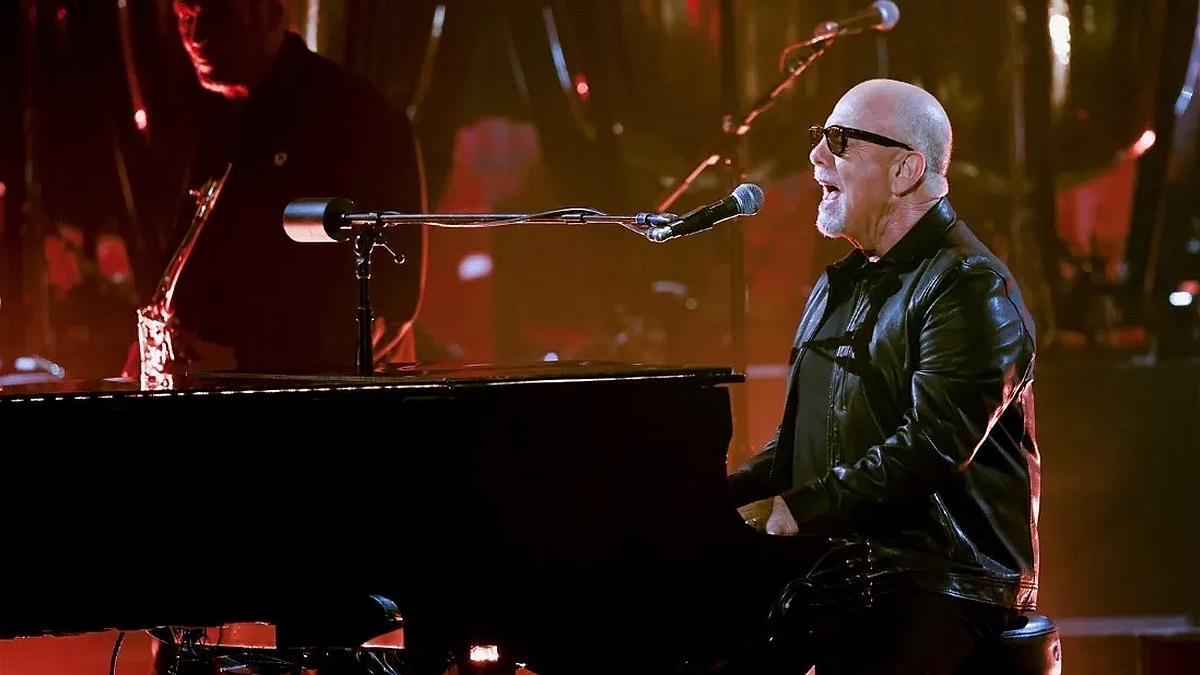 CBS Cuts Off Billy Joel Concert Special in Middle of “Piano Man”