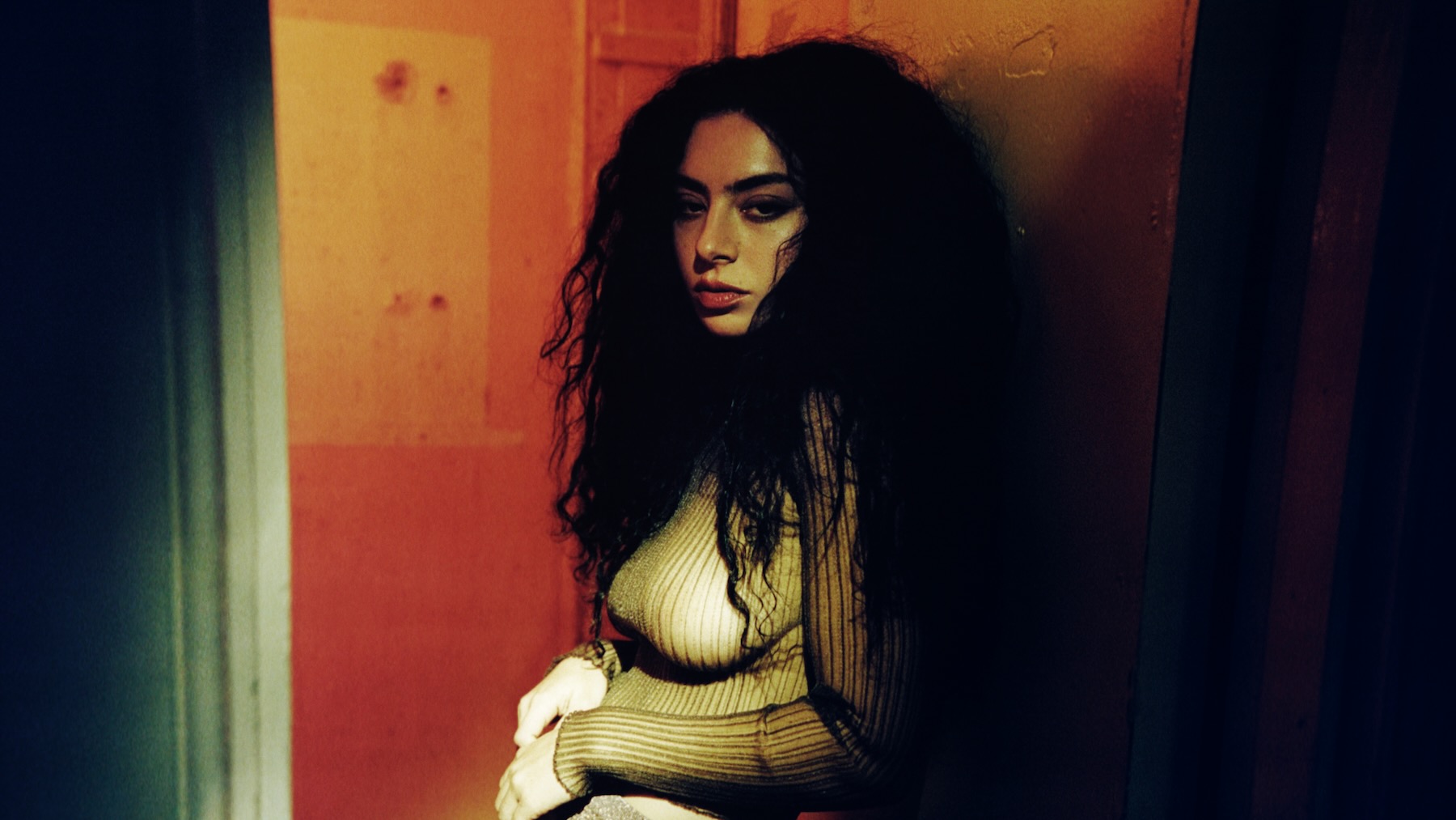 Charli XCX annonce la tournée "Sweat" avec Troy Sivian