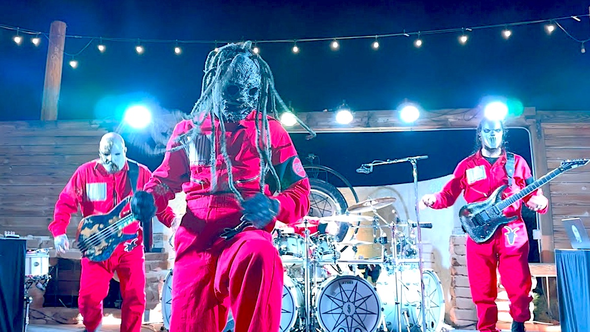 Slipknot Wear 1999 Red Jumpsuits and Masks for First Show with New Drummer: Video + Setlist