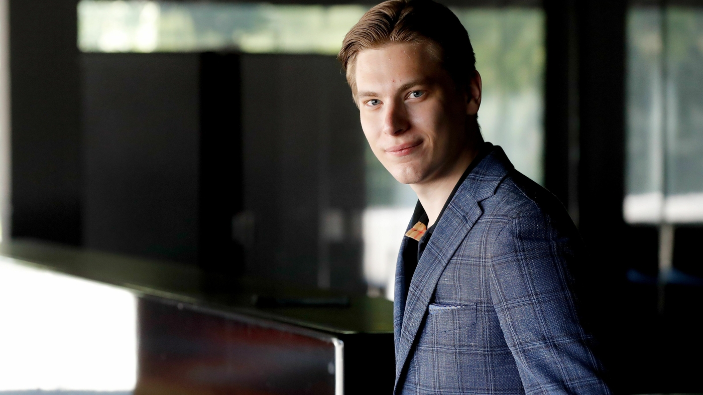 L'Orchestre Symphonique de Chicago nomme Klaus Mäkelä, 28 ans, comme nouveau directeur musical : NPR