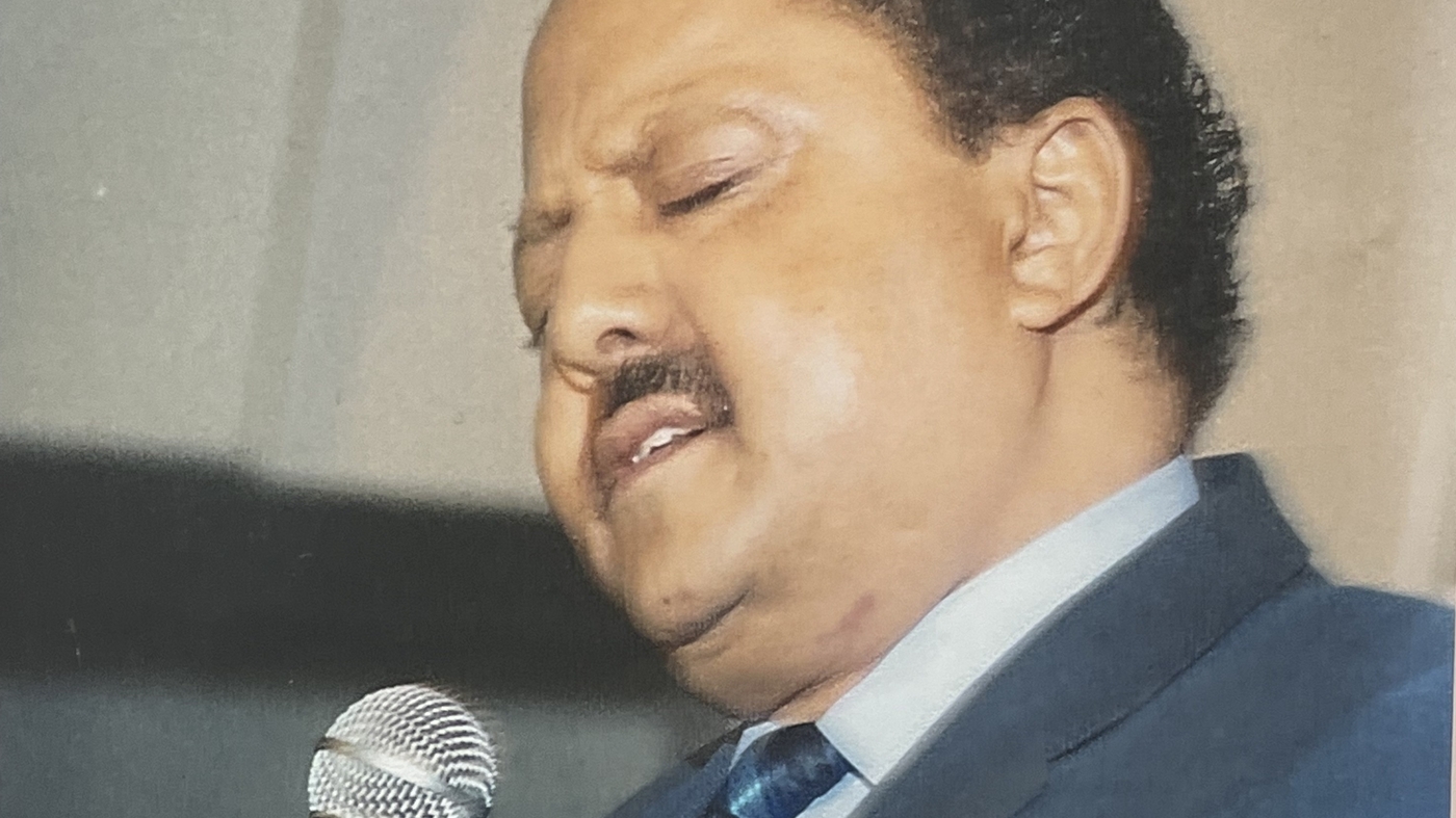 Le chanteur d'Ethiojazz Muluken Melesse est décédé à 73 ans : NPR
