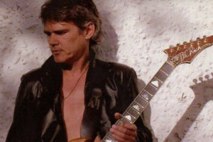 Le producteur, artiste solo et guitariste de THIN LIZZY, ROBIN GEORGE, est décédé