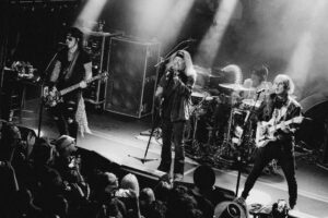 Mötley Crüe joue le concert « Secret » à New York : regardez