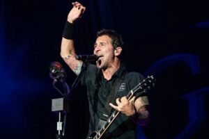 Sully Erna de Godsmack parle de l'album live, de la nouvelle programmation, de la tournée 2026, de la musique future