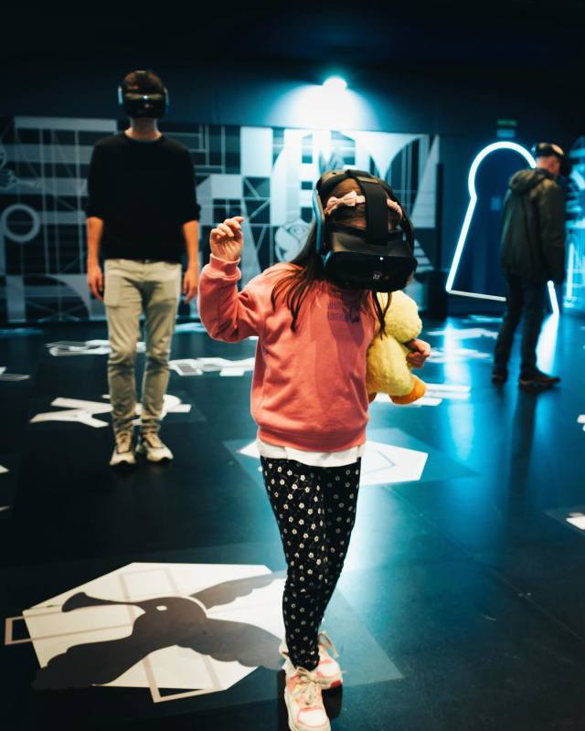 La réalité virtuelle de Tomorrowland "La grande bibliothèque de demain" L'expérience s'étend à Madrid
