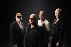 Pixies dévoile son nouveau single « You're So Impatient »/ »Que Sera, Sera »