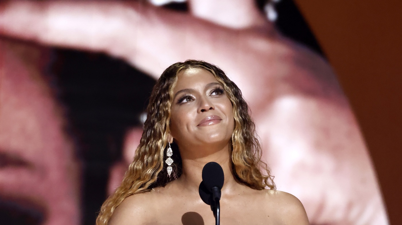 Ce n'est pas grave ! Beyoncé et Taylor Swift n'étaient finalement pas présentes à la DNC : NPR